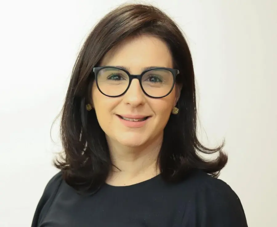 Dra. Stela Sales