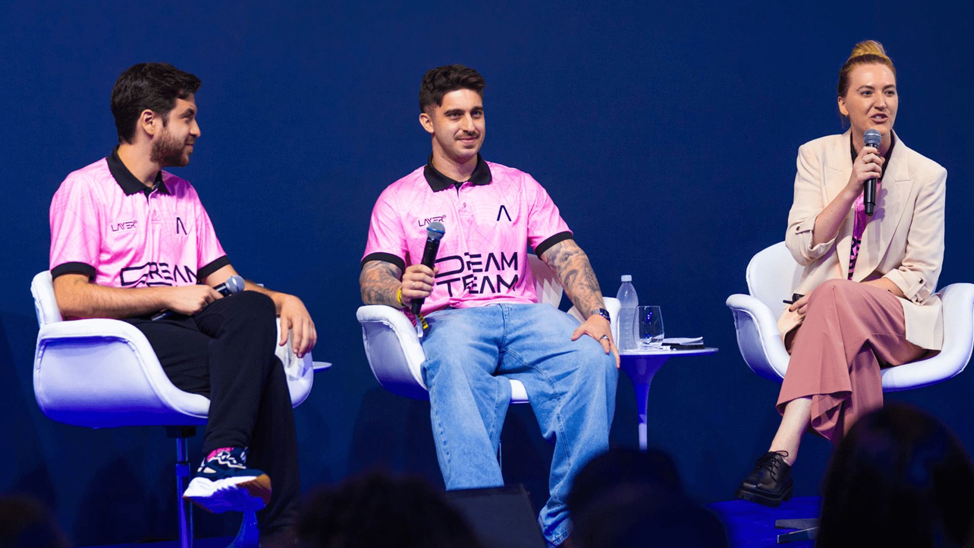 Letícia Previatti, Gabriel Bearzi e Eric Porto em uma das apresentações da Layer Up no RD Summit 2024