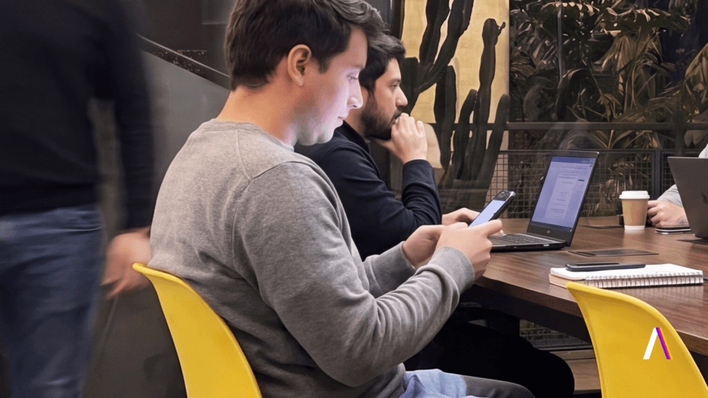 CRM Colaborativo: O Que É, Como Funciona e Benefícios